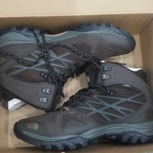 The North Face Hegdehog hiking boots
